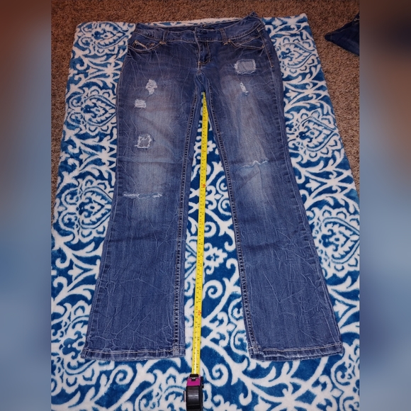 Amethyst jeans. Size 7-8 Blue, distressed 2 button fly with zipper. - Picture 3 of 9